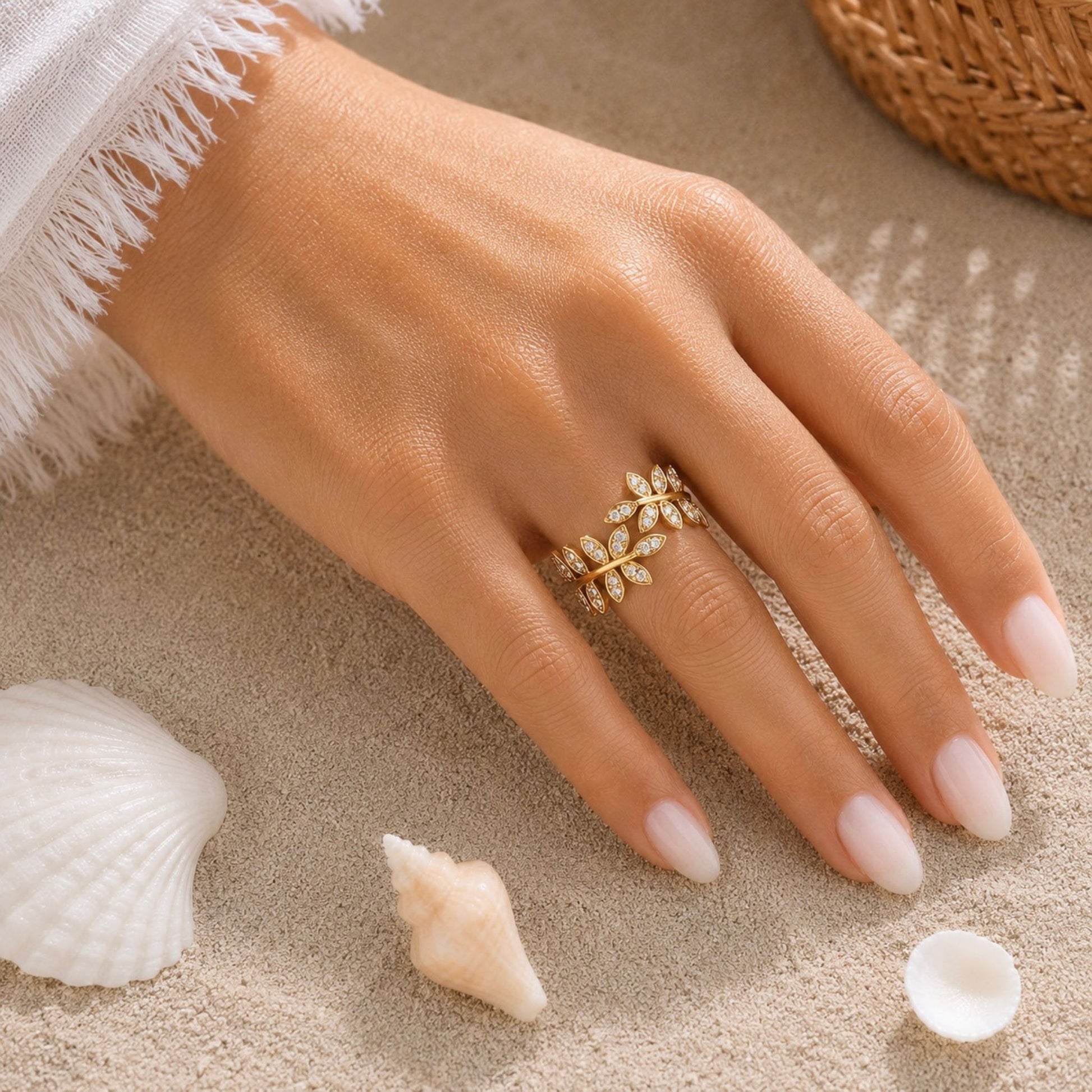 Bague Linea en acier inoxydable portée - Luneia Bijoux
