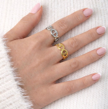 Bague Lya en acier inoxydable portée - Luneia Bijoux