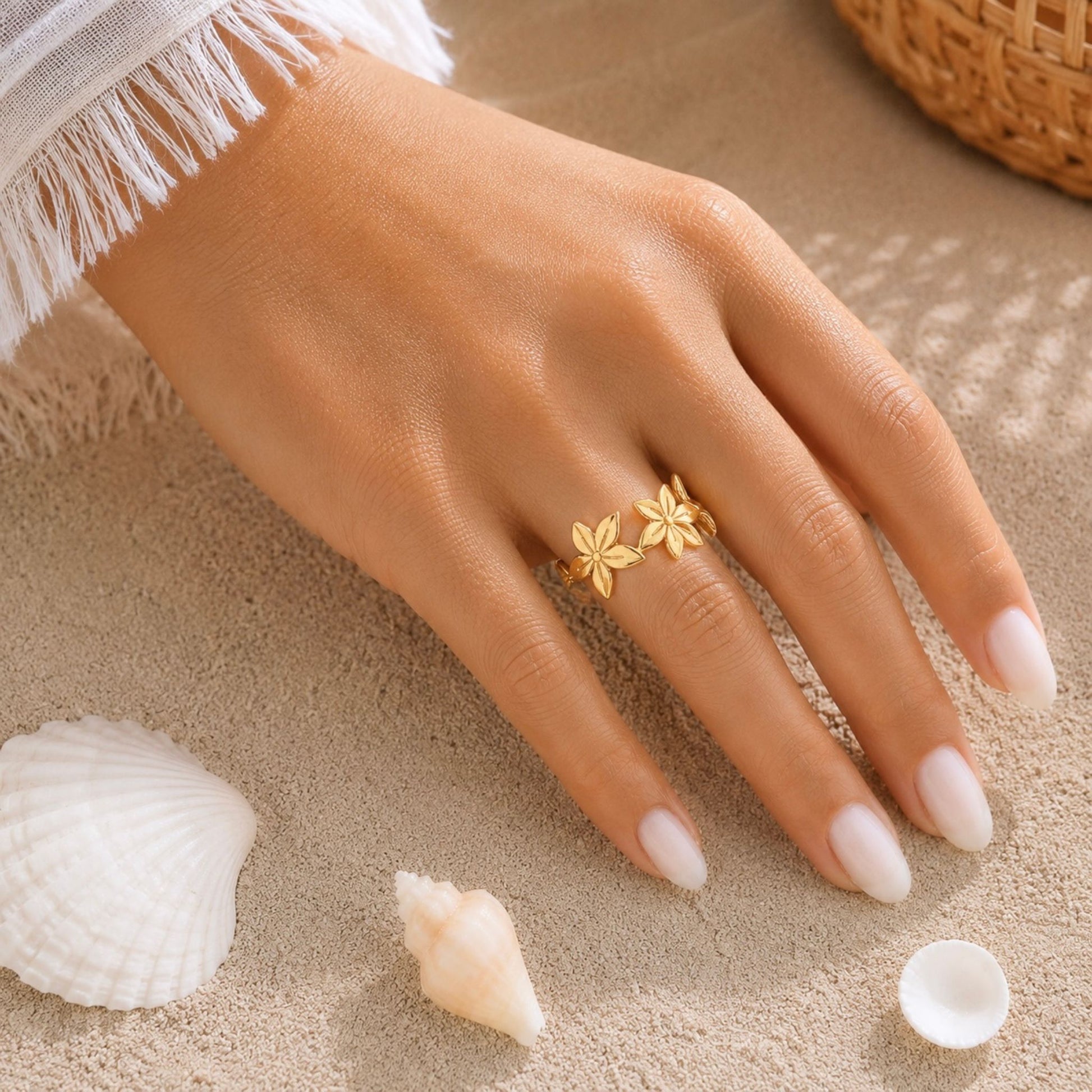 Bague Lysie en acier inoxydable portée - Luneia Bijoux 