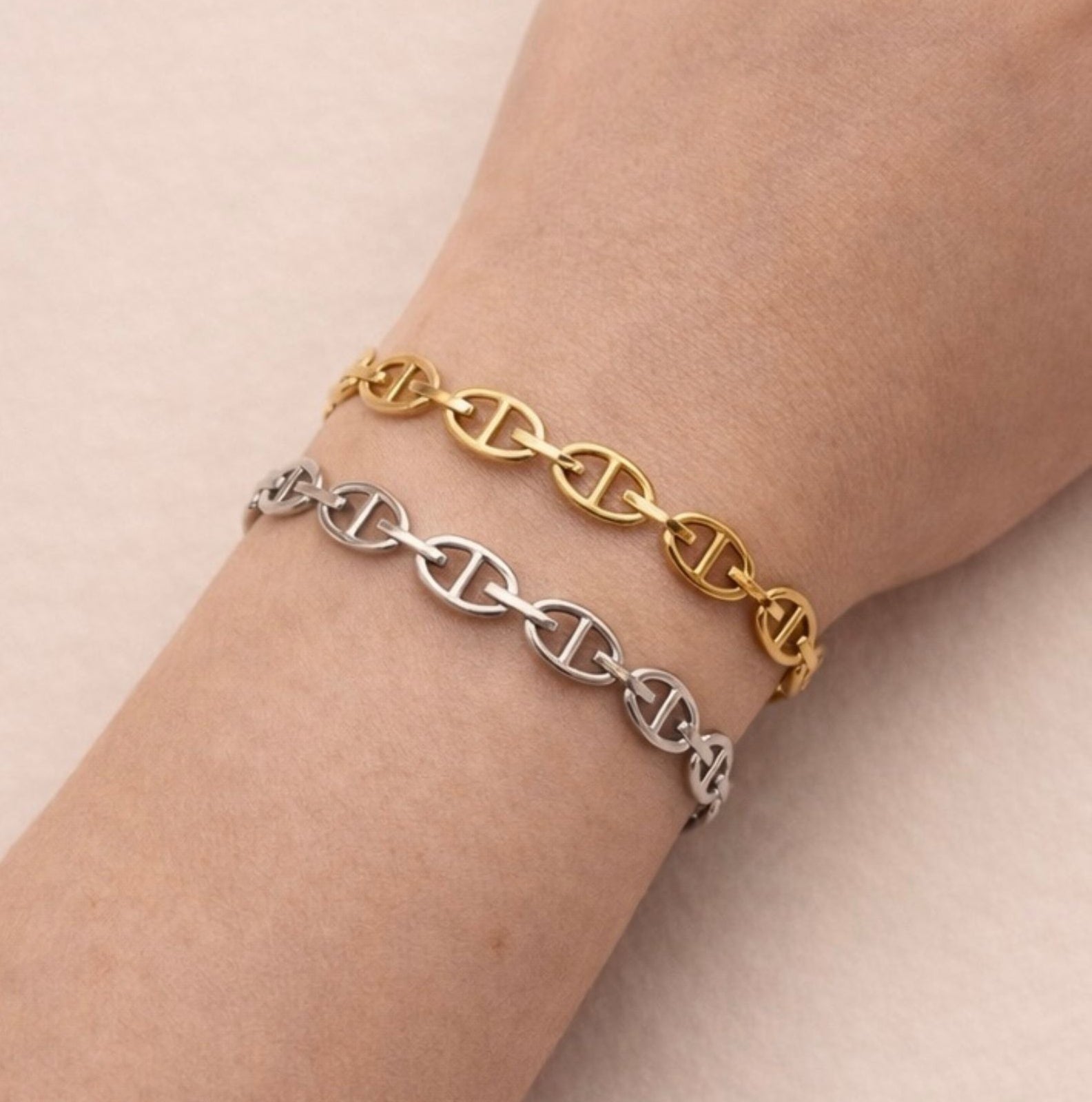 Bracelet Jonc Iris en acier inoxydable porté - Luneia Bijoux